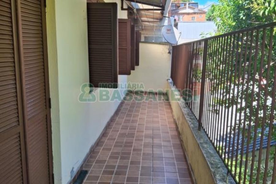 Apartamento com 89m², 2 dormitórios, 1 vaga, no bairro Marechal Floriano em Caxias do Sul para Alugar