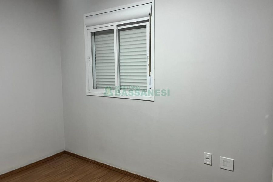 Apartamento com 52m², 2 dormitórios, 1 vaga, no bairro Belo Horizonte em Caxias do Sul para Alugar