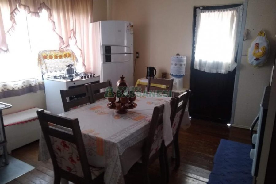Casa com 160m², 3 dormitórios, 1 vaga, no bairro Jardim Eldorado em Caxias do Sul para Comprar
