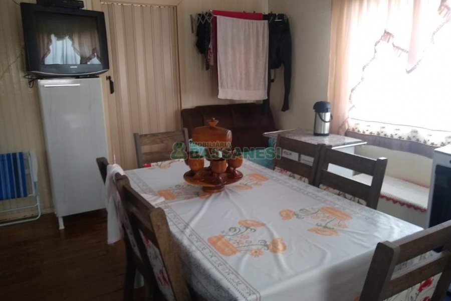 Casa com 160m², 3 dormitórios, 1 vaga, no bairro Jardim Eldorado em Caxias do Sul para Comprar