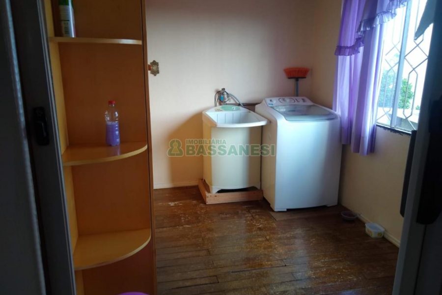 Casa com 160m², 3 dormitórios, 1 vaga, no bairro Jardim Eldorado em Caxias do Sul para Comprar