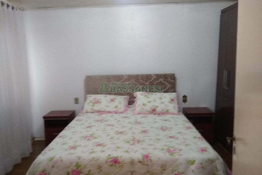 Casa com 160m², 3 dormitórios, 1 vaga, no bairro Jardim Eldorado em Caxias do Sul para Comprar