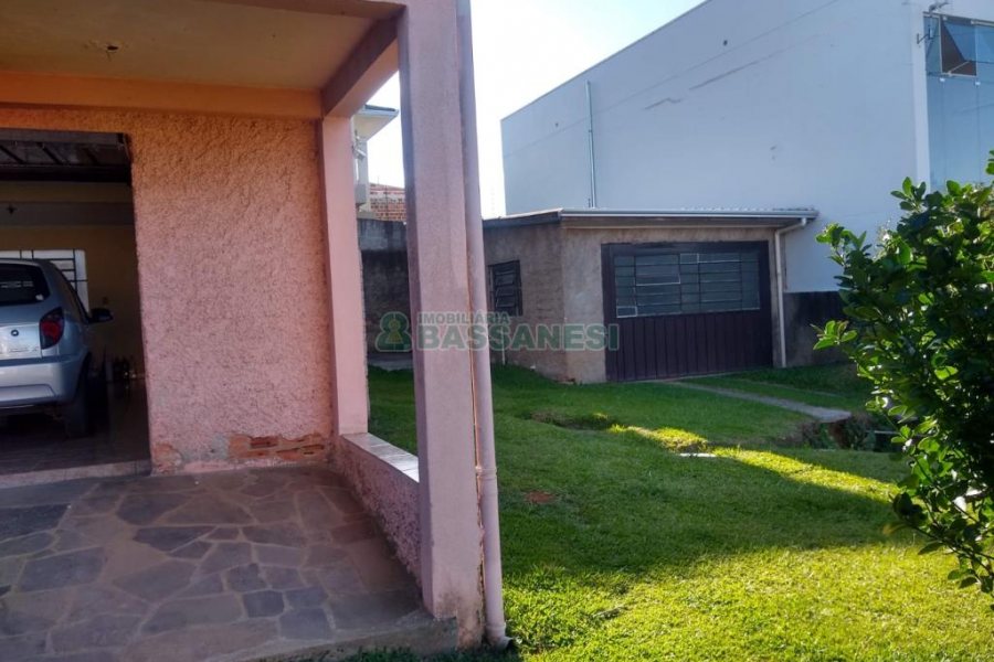 Casa com 160m², 3 dormitórios, 1 vaga, no bairro Jardim Eldorado em Caxias do Sul para Comprar