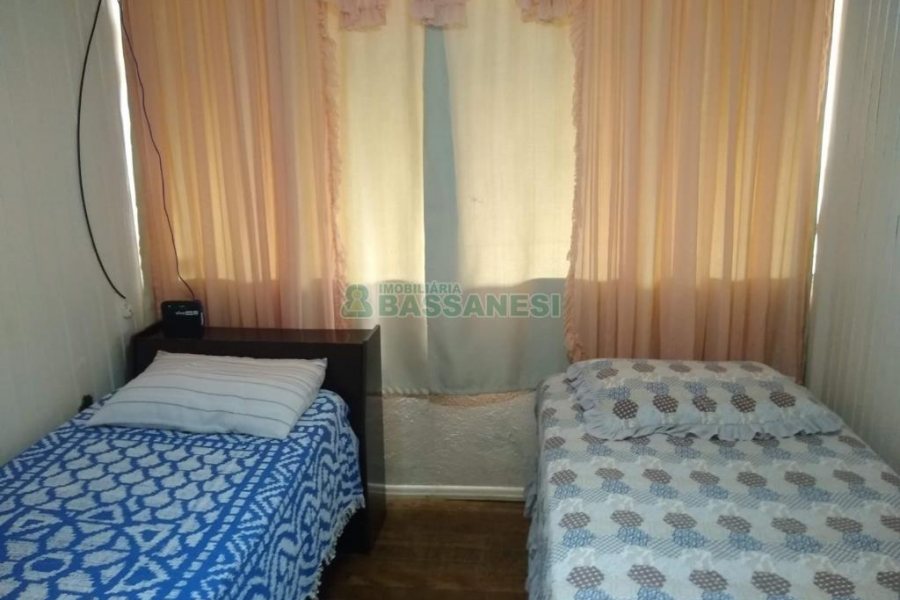 Casa com 160m², 3 dormitórios, 1 vaga, no bairro Jardim Eldorado em Caxias do Sul para Comprar