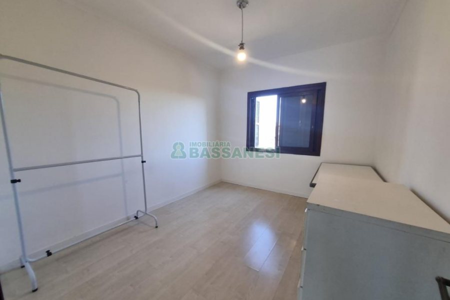 Apartamento com 77m², 2 dormitórios, 1 vaga, no bairro São Pelegrino em Caxias do Sul para Alugar