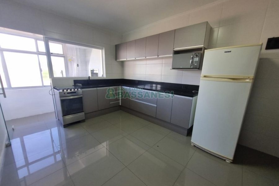 Apartamento com 77m², 2 dormitórios, 1 vaga, no bairro São Pelegrino em Caxias do Sul para Alugar