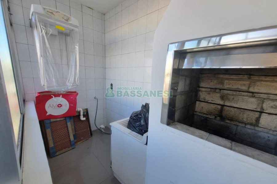 Apartamento com 77m², 2 dormitórios, 1 vaga, no bairro São Pelegrino em Caxias do Sul para Alugar