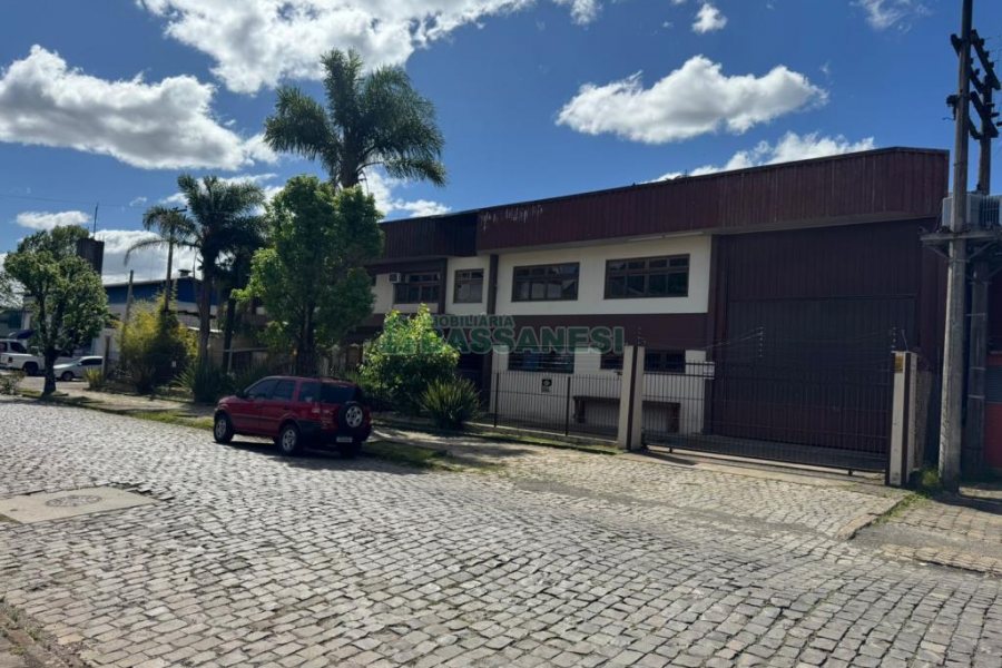 Pavilhão com 1100m², no bairro São José em Caxias do Sul para Alugar