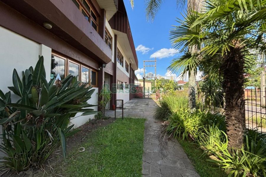 Pavilhão com 1100m², no bairro São José em Caxias do Sul para Alugar