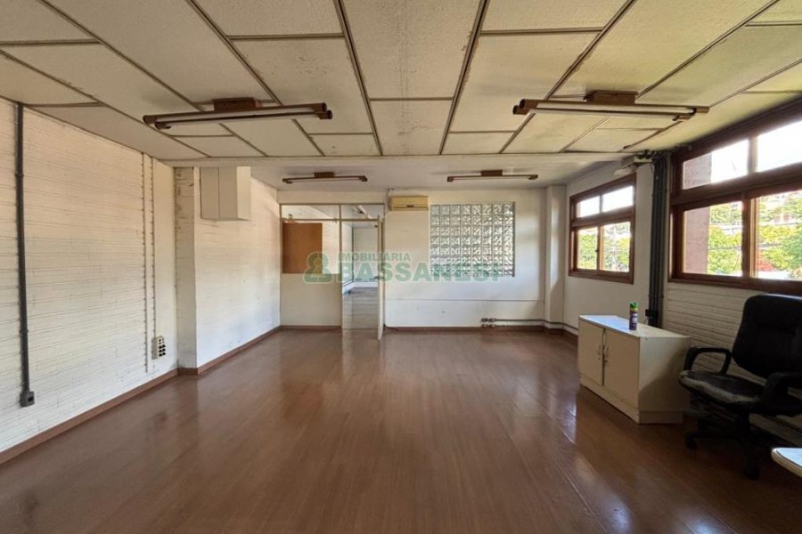 Pavilhão com 1100m², no bairro São José em Caxias do Sul para Alugar