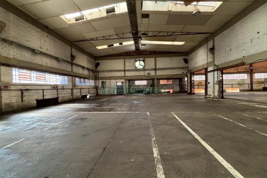 Pavilhão com 1100m², no bairro São José em Caxias do Sul para Alugar