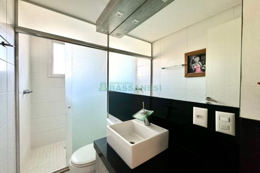 Apartamento com 75m², 2 dormitórios, 2 vagas, no bairro Villagio Iguatemi em Caxias do Sul para Comprar