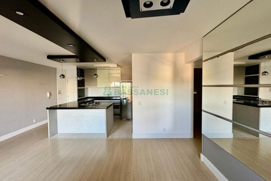 Apartamento com 75m², 2 dormitórios, 2 vagas, no bairro Villagio Iguatemi em Caxias do Sul para Comprar