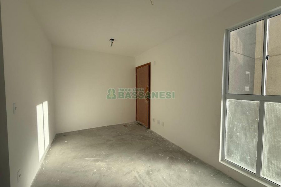 Apartamento com 38m², 2 dormitórios, 1 vaga, no bairro Desvio Rizzo em Caxias do Sul para Comprar