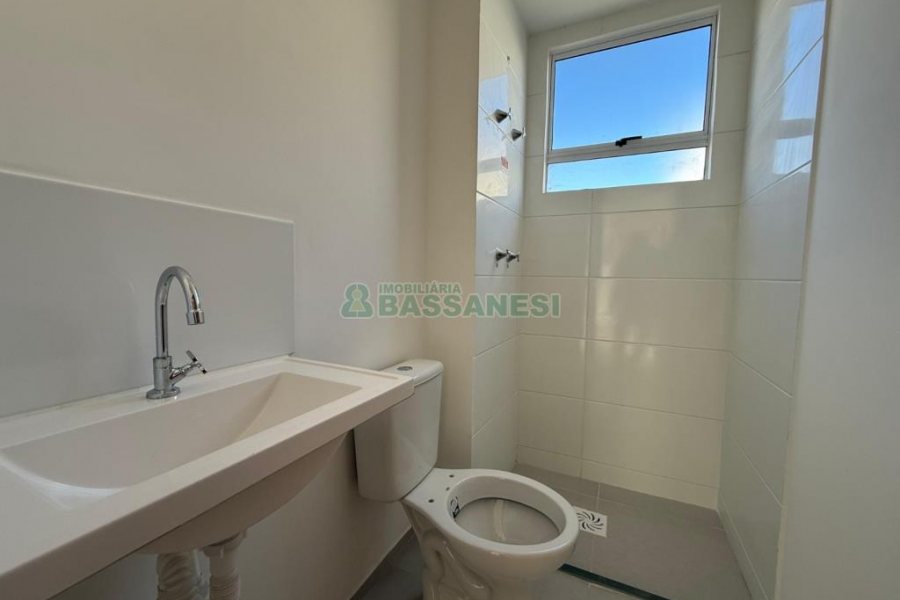 Apartamento com 38m², 2 dormitórios, 1 vaga, no bairro Desvio Rizzo em Caxias do Sul para Comprar