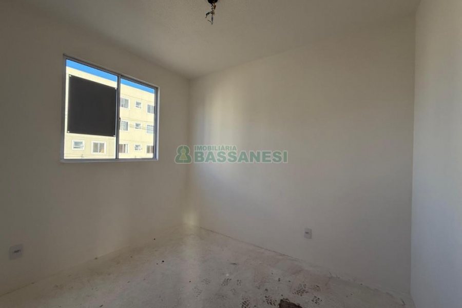Apartamento com 38m², 2 dormitórios, 1 vaga, no bairro Desvio Rizzo em Caxias do Sul para Comprar