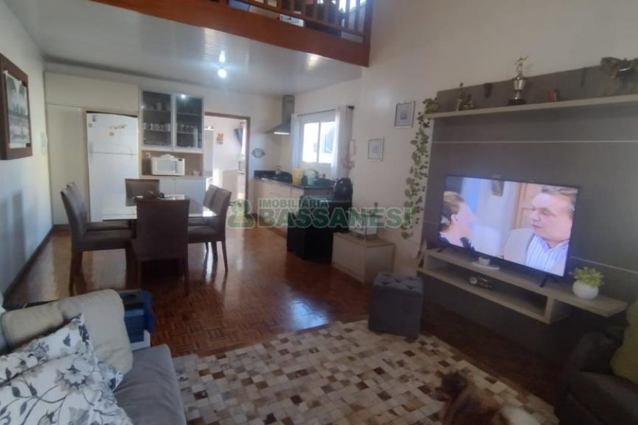 Casa com 301m², 3 dormitórios, 2 vagas, no bairro Vila Verde em Caxias do Sul para Comprar