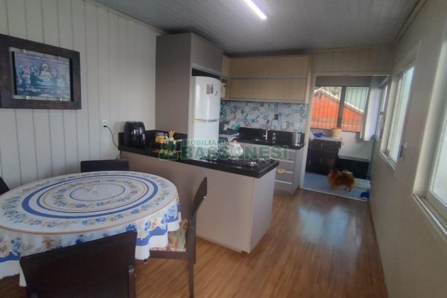 Casa com 301m², 3 dormitórios, 2 vagas, no bairro Vila Verde em Caxias do Sul para Comprar