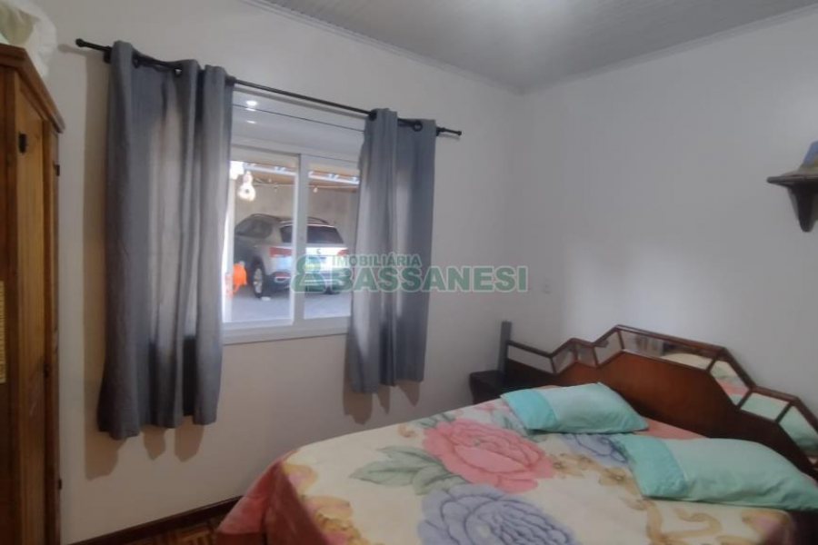 Casa com 301m², 3 dormitórios, 2 vagas, no bairro Vila Verde em Caxias do Sul para Comprar