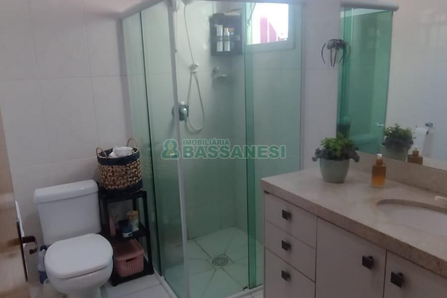 Casa com 301m², 3 dormitórios, 2 vagas, no bairro Vila Verde em Caxias do Sul para Comprar