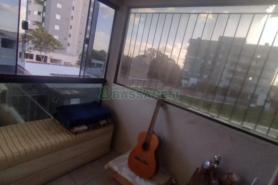 Casa com 301m², 3 dormitórios, 2 vagas, no bairro Vila Verde em Caxias do Sul para Comprar