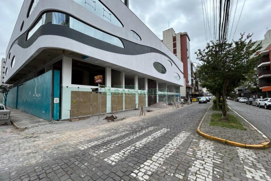 Loja com 472m², 4 vagas, no bairro Centro em Caxias do Sul para Alugar