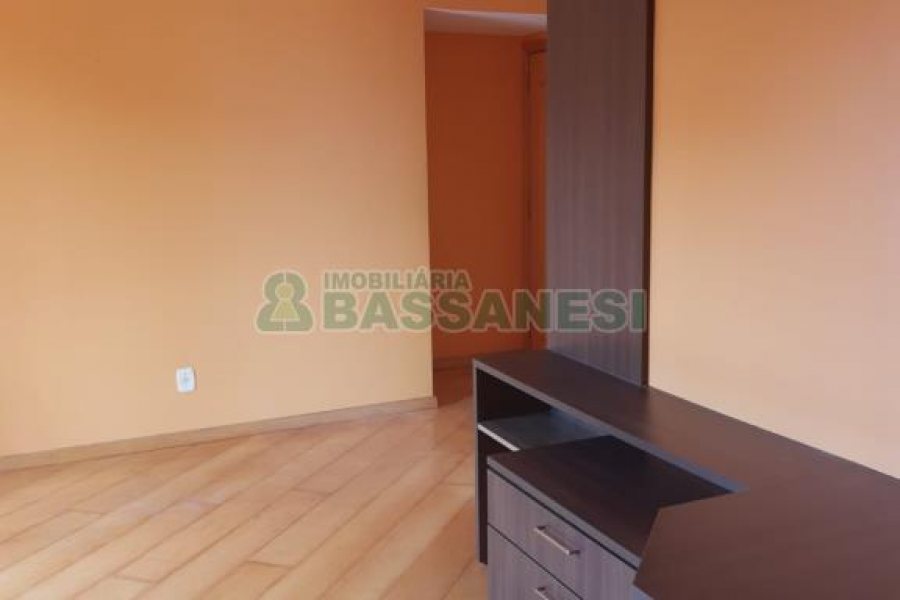 Apartamento com 62m², 2 dormitórios, 2 vagas, no bairro Universitário em Caxias do Sul para Comprar