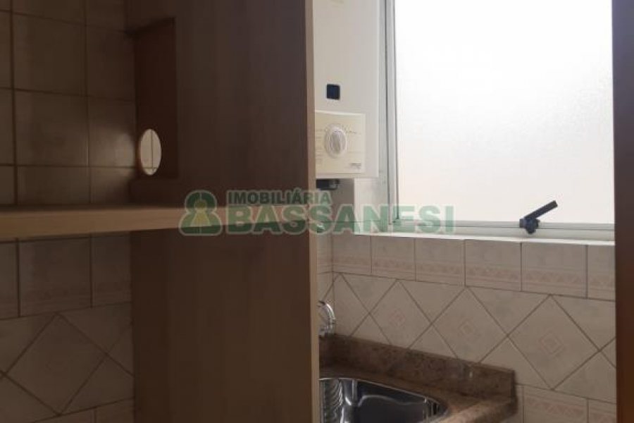 Apartamento com 62m², 2 dormitórios, 2 vagas, no bairro Universitário em Caxias do Sul para Comprar
