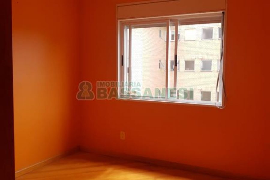 Apartamento com 62m², 2 dormitórios, 2 vagas, no bairro Universitário em Caxias do Sul para Comprar