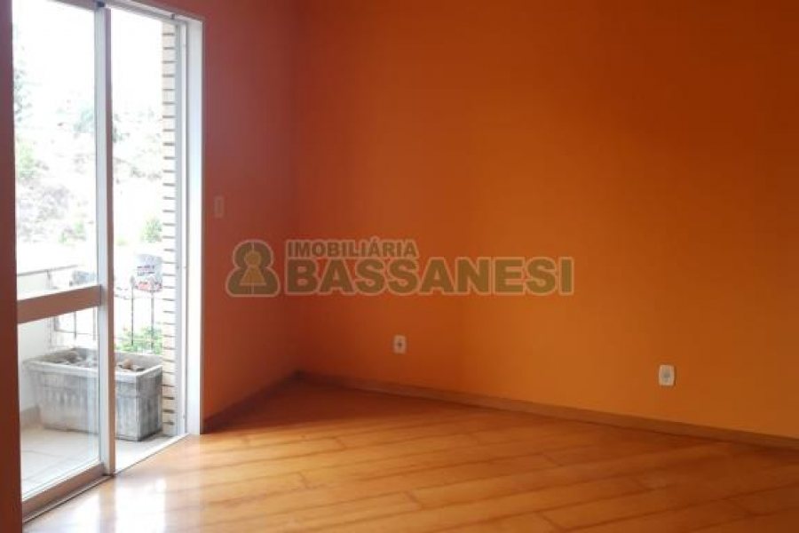 Apartamento com 62m², 2 dormitórios, 2 vagas, no bairro Universitário em Caxias do Sul para Comprar