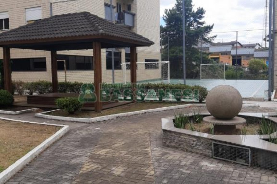 Apartamento com 62m², 2 dormitórios, 2 vagas, no bairro Universitário em Caxias do Sul para Comprar