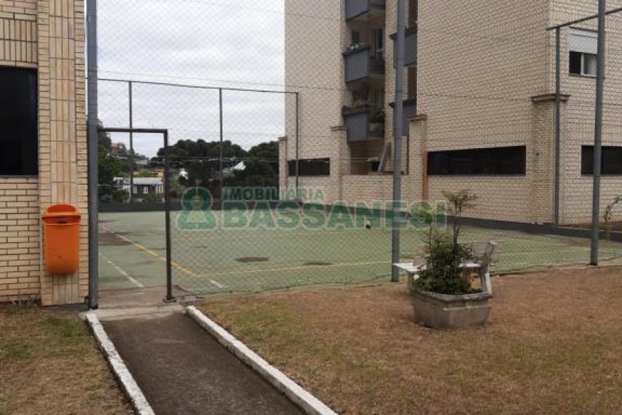 Apartamento com 62m², 2 dormitórios, 2 vagas, no bairro Universitário em Caxias do Sul para Comprar