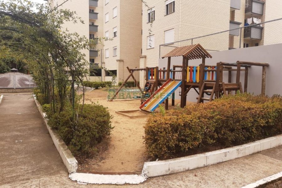 Apartamento com 62m², 2 dormitórios, 2 vagas, no bairro Universitário em Caxias do Sul para Comprar