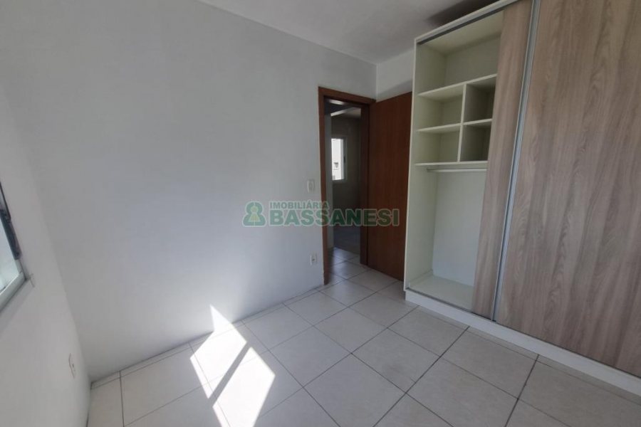 Apartamento com 48m², 2 dormitórios, 1 vaga, no bairro Cidade Nova em Caxias do Sul para Alugar
