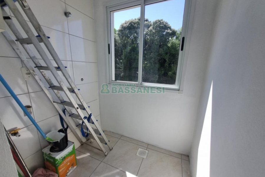 Apartamento com 48m², 2 dormitórios, 1 vaga, no bairro Cidade Nova em Caxias do Sul para Alugar