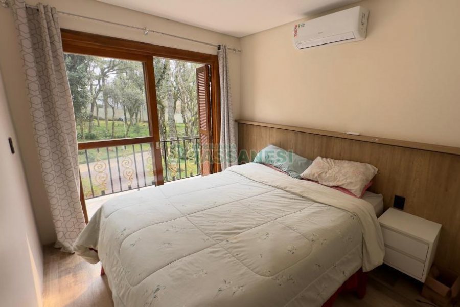 Casa com 100m², 2 dormitórios, 2 vagas, no bairro Ana Rech em Caxias do Sul para Alugar