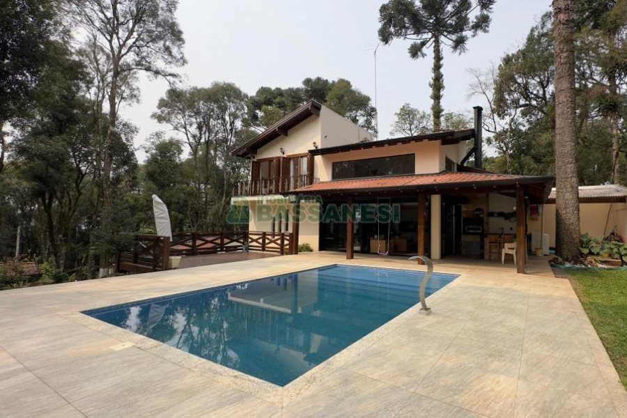 Casa com 100m², 2 dormitórios, 2 vagas, no bairro Ana Rech em Caxias do Sul para Alugar