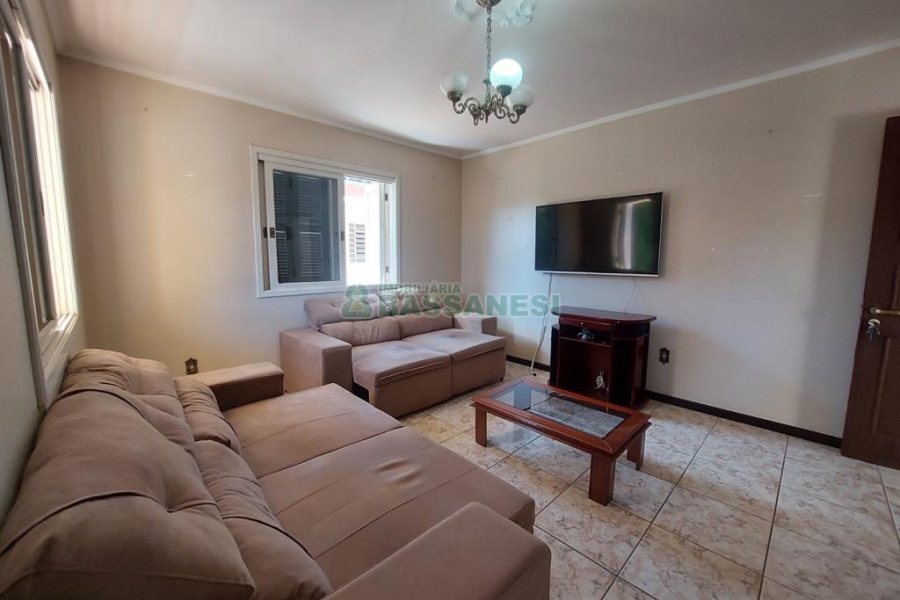 Casa com 145m², 3 dormitórios, 1 vaga, no bairro Ana Rech em Caxias do Sul para Alugar