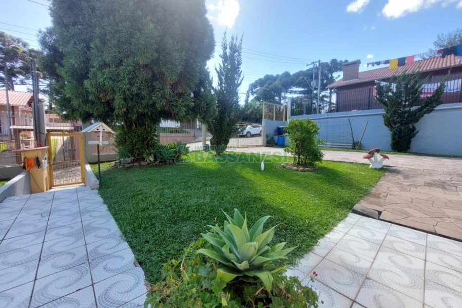 Casa com 145m², 3 dormitórios, 1 vaga, no bairro Ana Rech em Caxias do Sul para Alugar