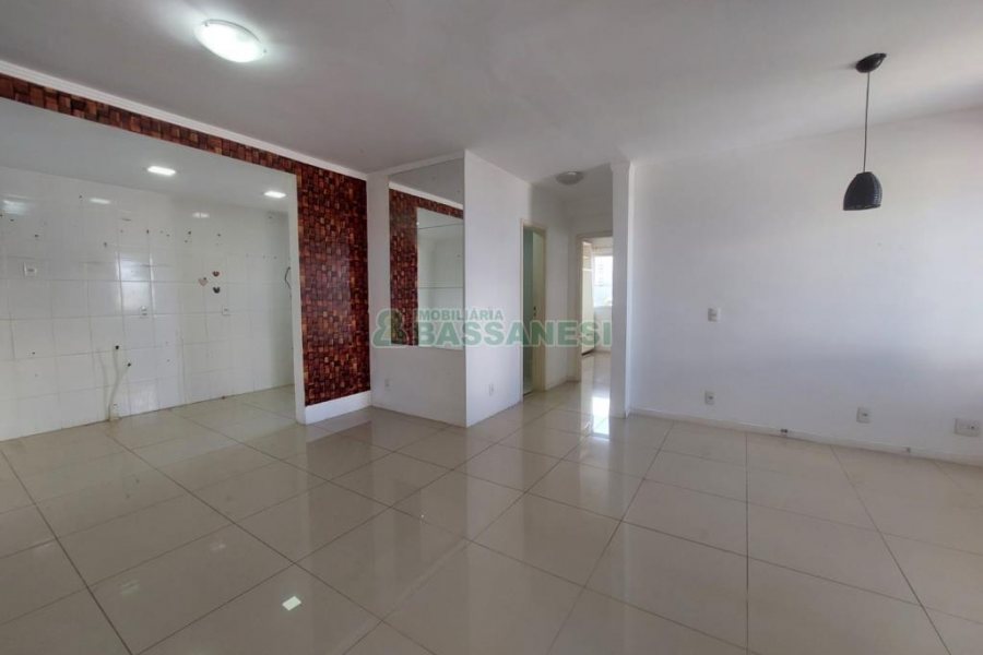 Apto Mobiliado com 65m², 2 dormitórios, 1 vaga, no bairro Lourdes em Caxias do Sul para Alugar