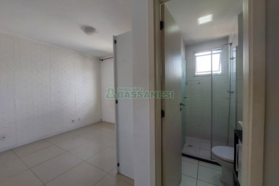 Apto Mobiliado com 65m², 2 dormitórios, 1 vaga, no bairro Lourdes em Caxias do Sul para Alugar