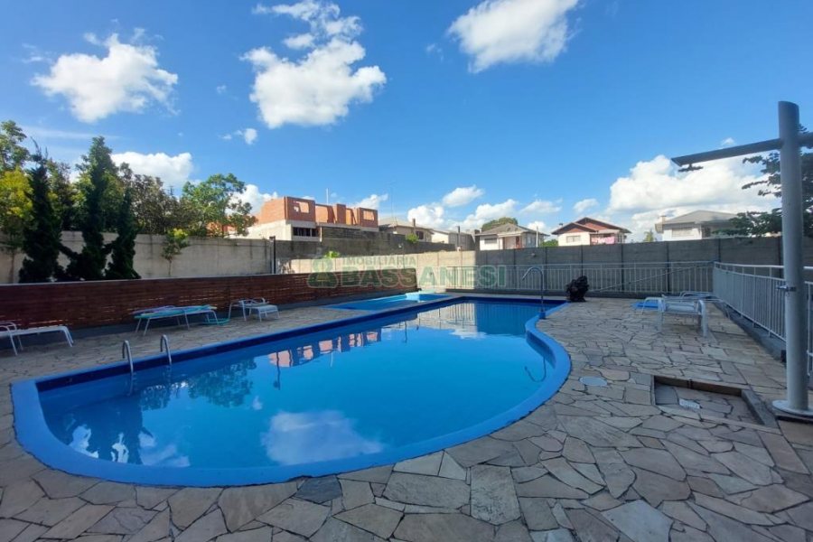 Apto Mobiliado com 65m², 2 dormitórios, 1 vaga, no bairro Lourdes em Caxias do Sul para Alugar