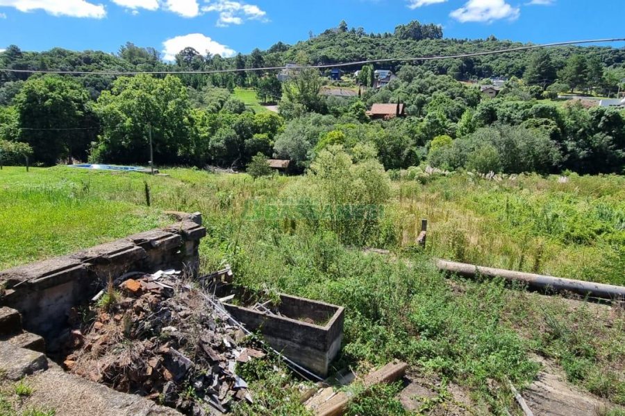 Terreno, no bairro Linha 40 em Caxias do Sul para Comprar