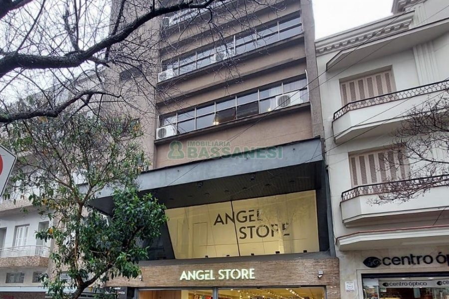 Sala com 60m², no bairro Centro em Caxias do Sul para Alugar