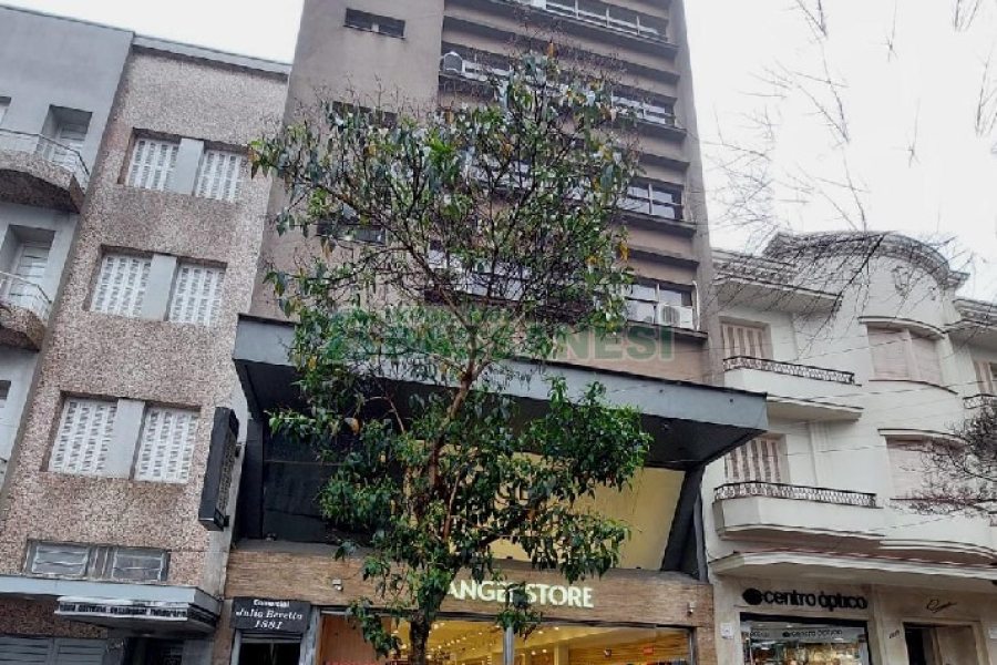 Sala com 60m², no bairro Centro em Caxias do Sul para Alugar