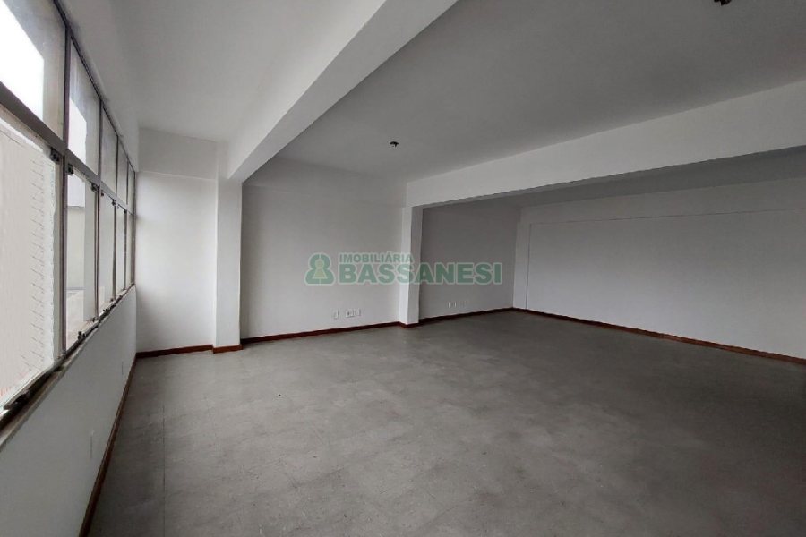 Sala com 60m², no bairro Centro em Caxias do Sul para Alugar