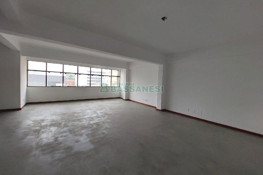 Sala com 60m², no bairro Centro em Caxias do Sul para Alugar