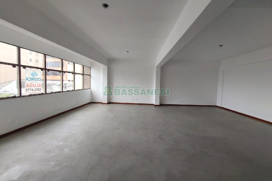 Sala com 60m², no bairro Centro em Caxias do Sul para Alugar