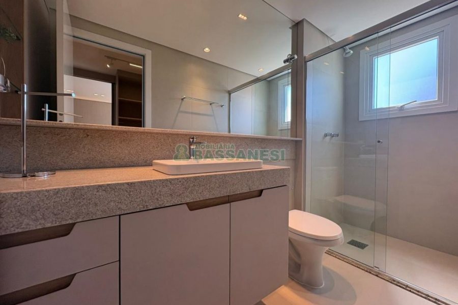 Apartamento com 129m², 3 dormitórios, 2 vagas, no bairro Petrópolis em Caxias do Sul para Comprar