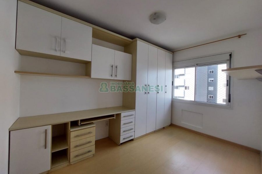 Apto Mobiliado com 60m², 2 dormitórios, 1 vaga, no bairro Sagrada Família em Caxias do Sul para Alugar